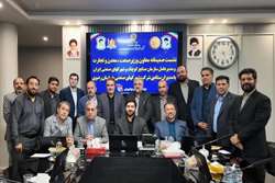 نشست راهبردی معاون وزیر صمت با مدیران شهرک‌های صنعتی خراسان رضوی / تمرکز بر درآمد پایدار و پشتیبانی هدفمند از صنایع کوچک